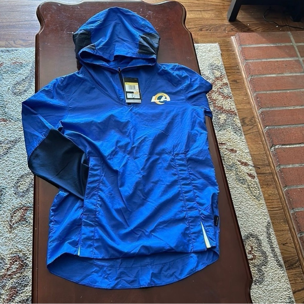 Brand New With Tags Men’s Small LA Rams Windbreaker Jacket